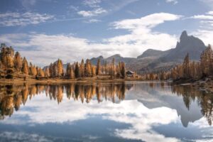 Podzim u jezera Lago Federa