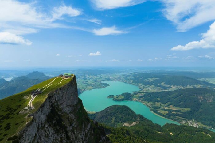 Vrchol Schafberg a výhled na jezero Mondsee
