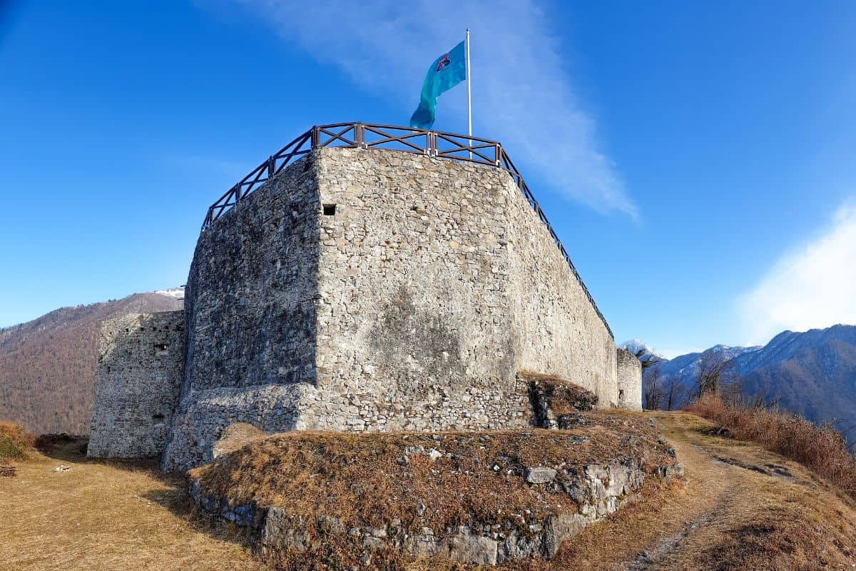 Tolminský hrad, Slovinsko