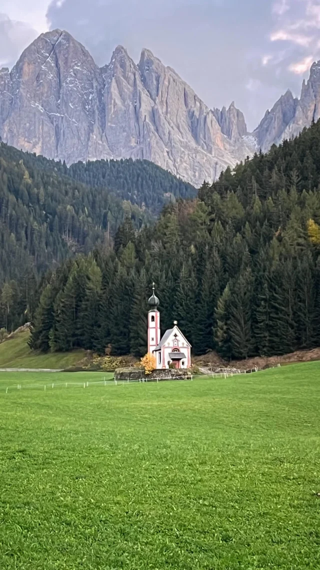Nejoblíbenější místa v Dolomitech 🤍⛰️
—————————
🇬🇧 My favorite places in Dolomites 🤍⛰️
—————————
#dolomites #wanderlust #mountainview #wandergirls #cestovani
